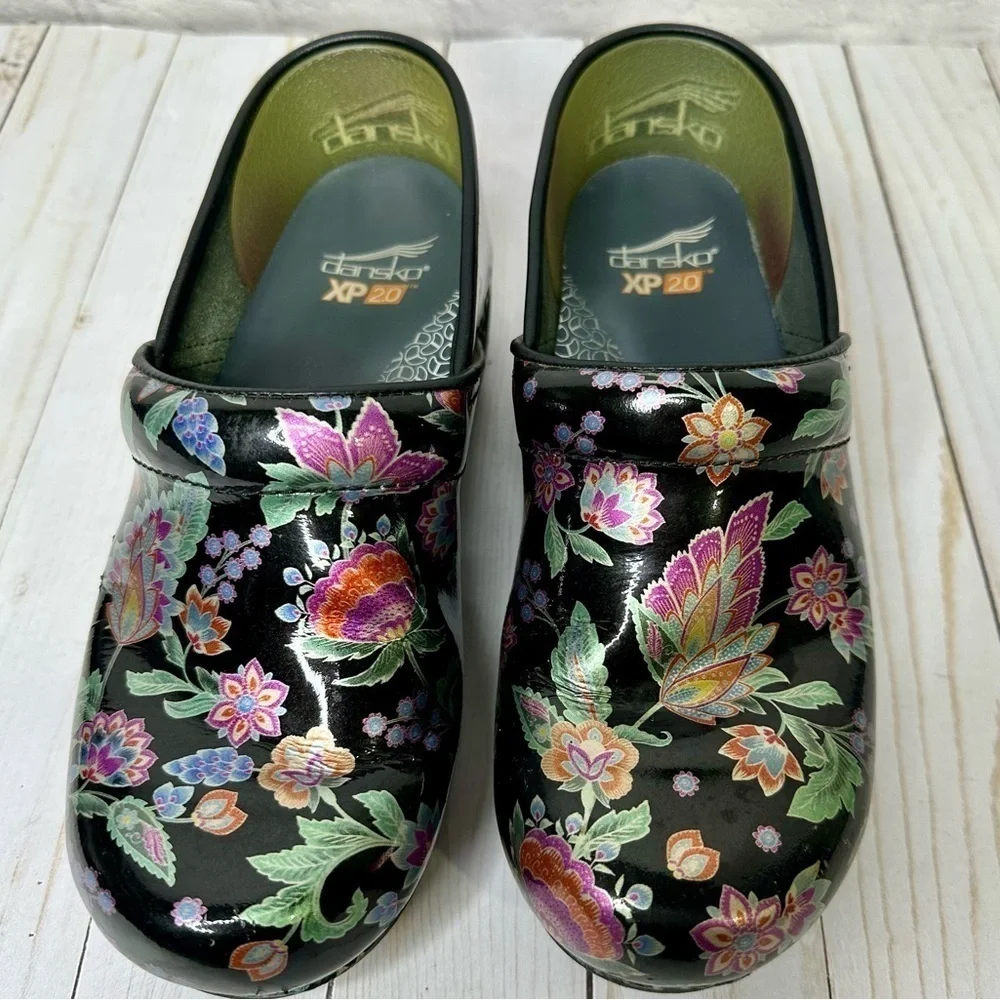 Dansko XP 2.0 Paisley Floral Patent - Picture 3 of 14